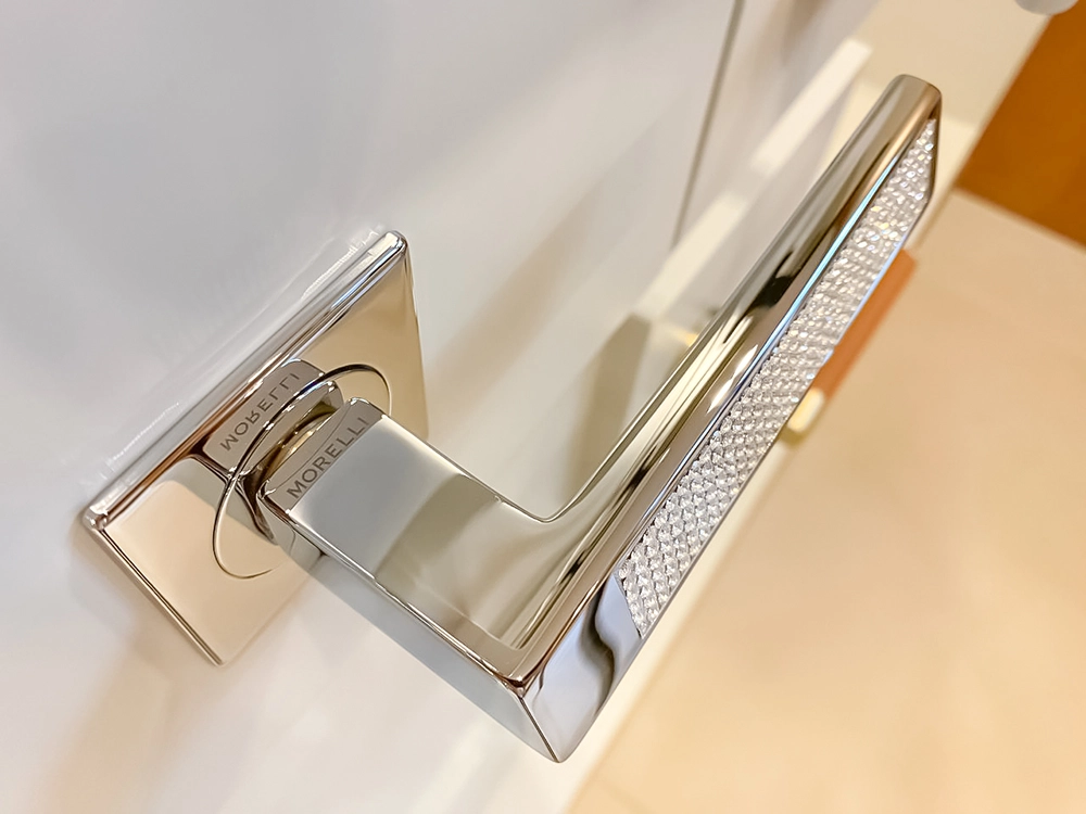 Ручка дверная DOLCE VITA S1 CRO раздельная на квадратной розетке, цвет - хром, латунь фото купить в Сочи